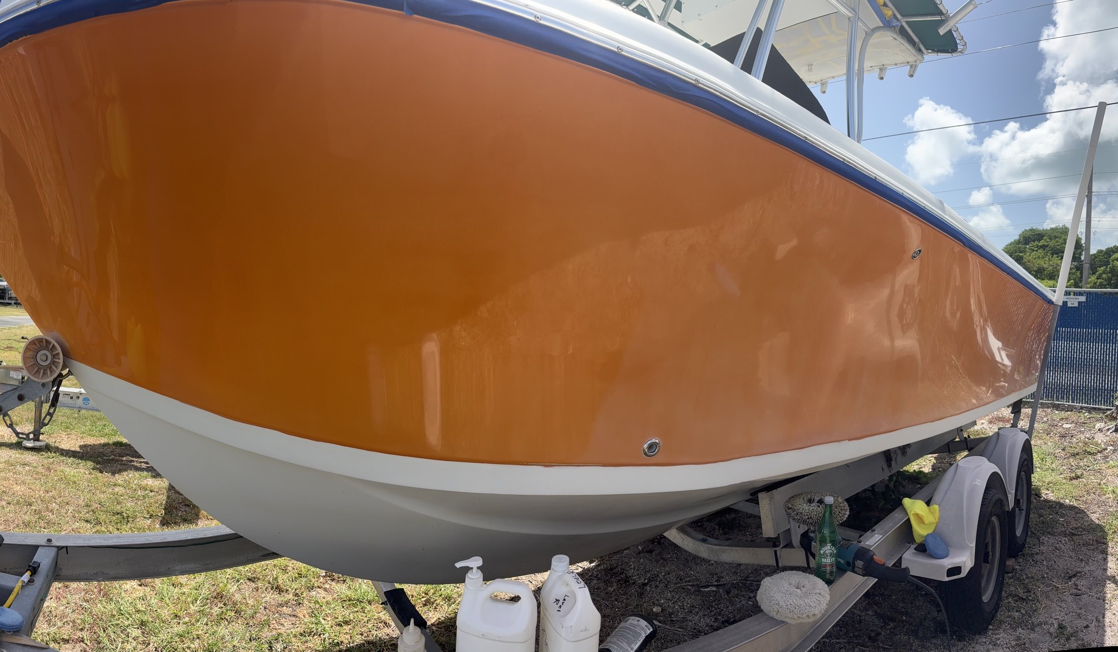 Orange gelcoat hull during exterior finish care